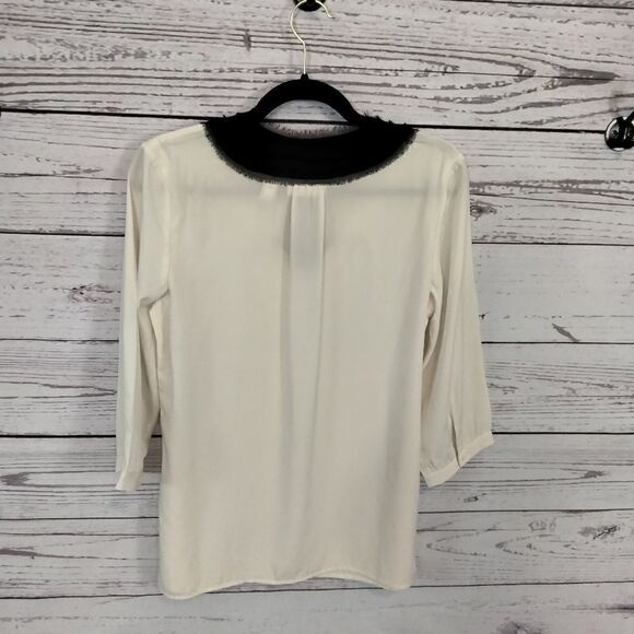 "Chico's" woman's blouse   - Picture 3 of 7